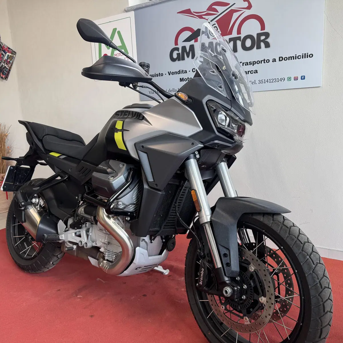 Moto Guzzi Stelvio (2024 - 26) (2)