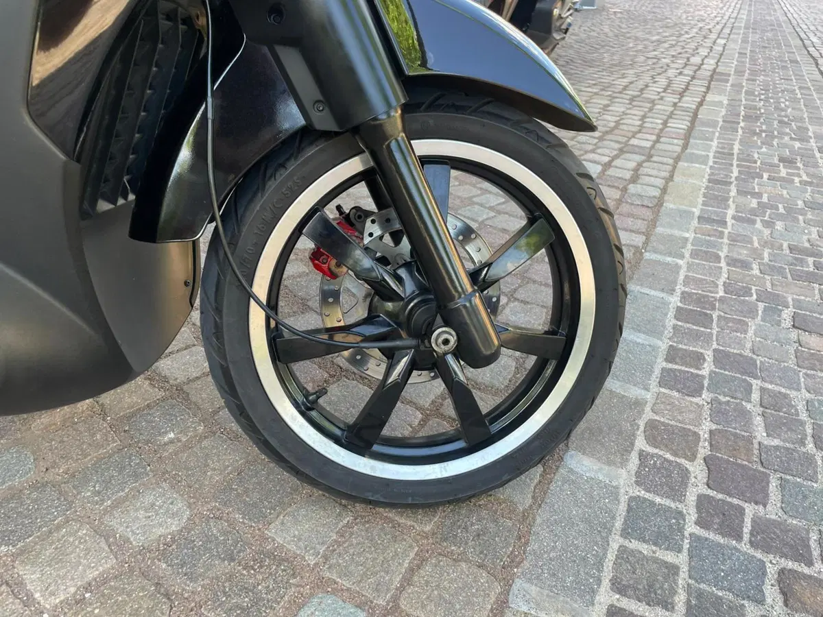 Peugeot Geopolis 250 (7)