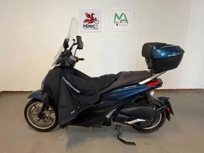 Piaggio Beverly 300 Hpe (2021) usata