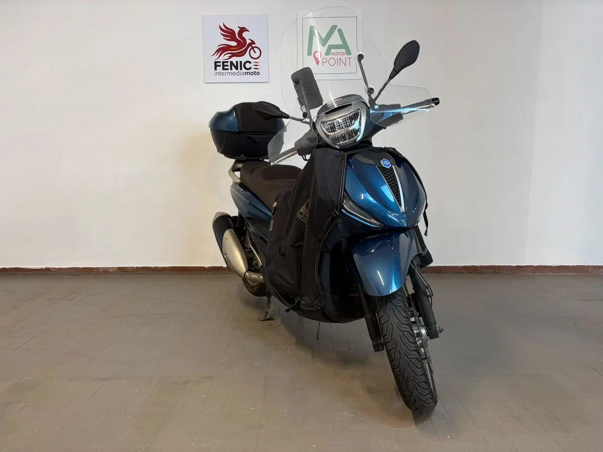 Piaggio Beverly 300 Hpe (2021) (3)