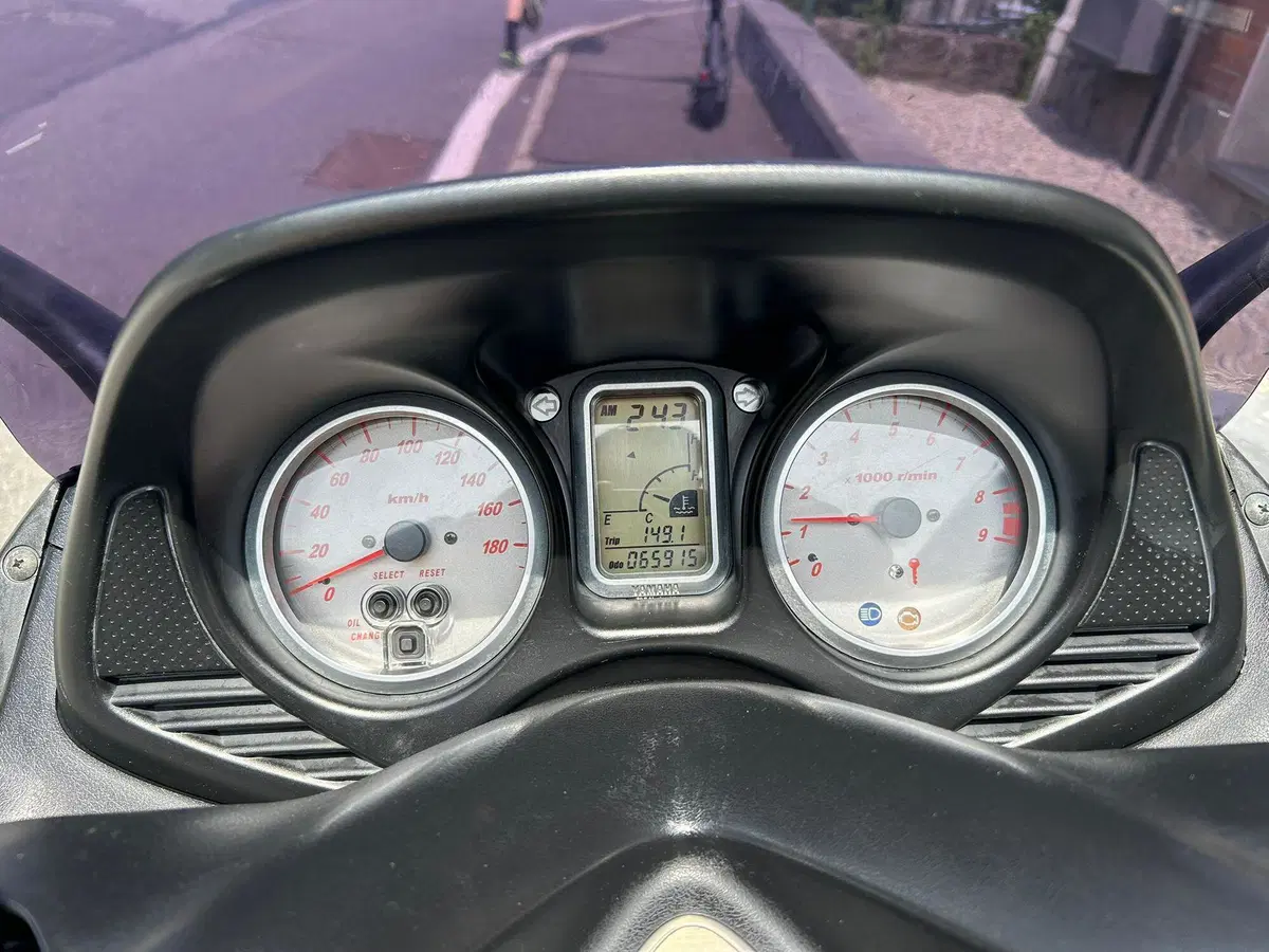 Yamaha T-Max 500 (2004 - 07) (3)