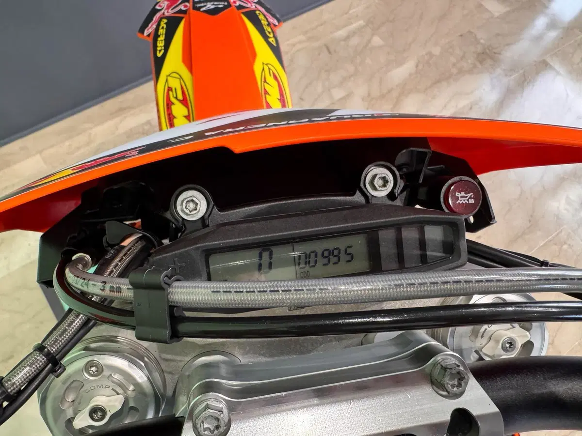 KTM 300 EXC (2025) (4)