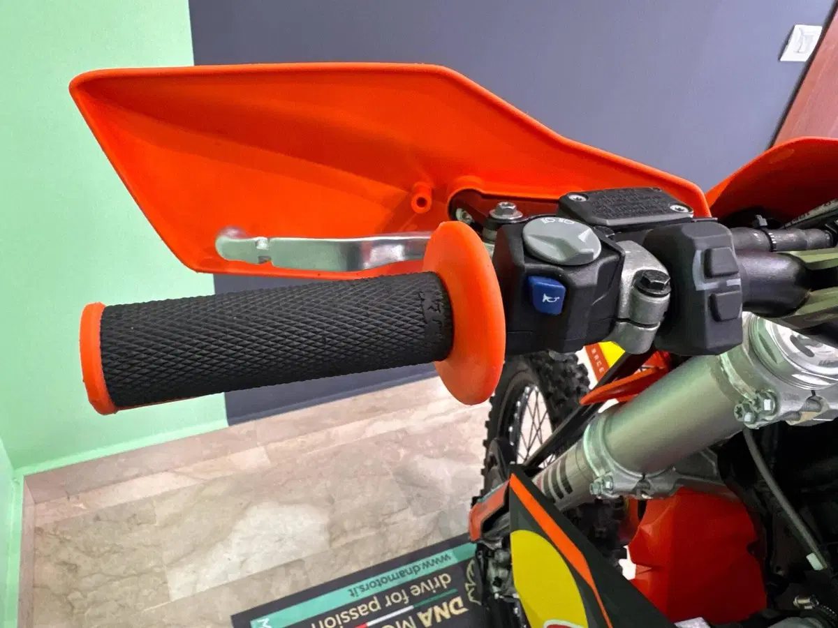 KTM 300 EXC (2025) (7)