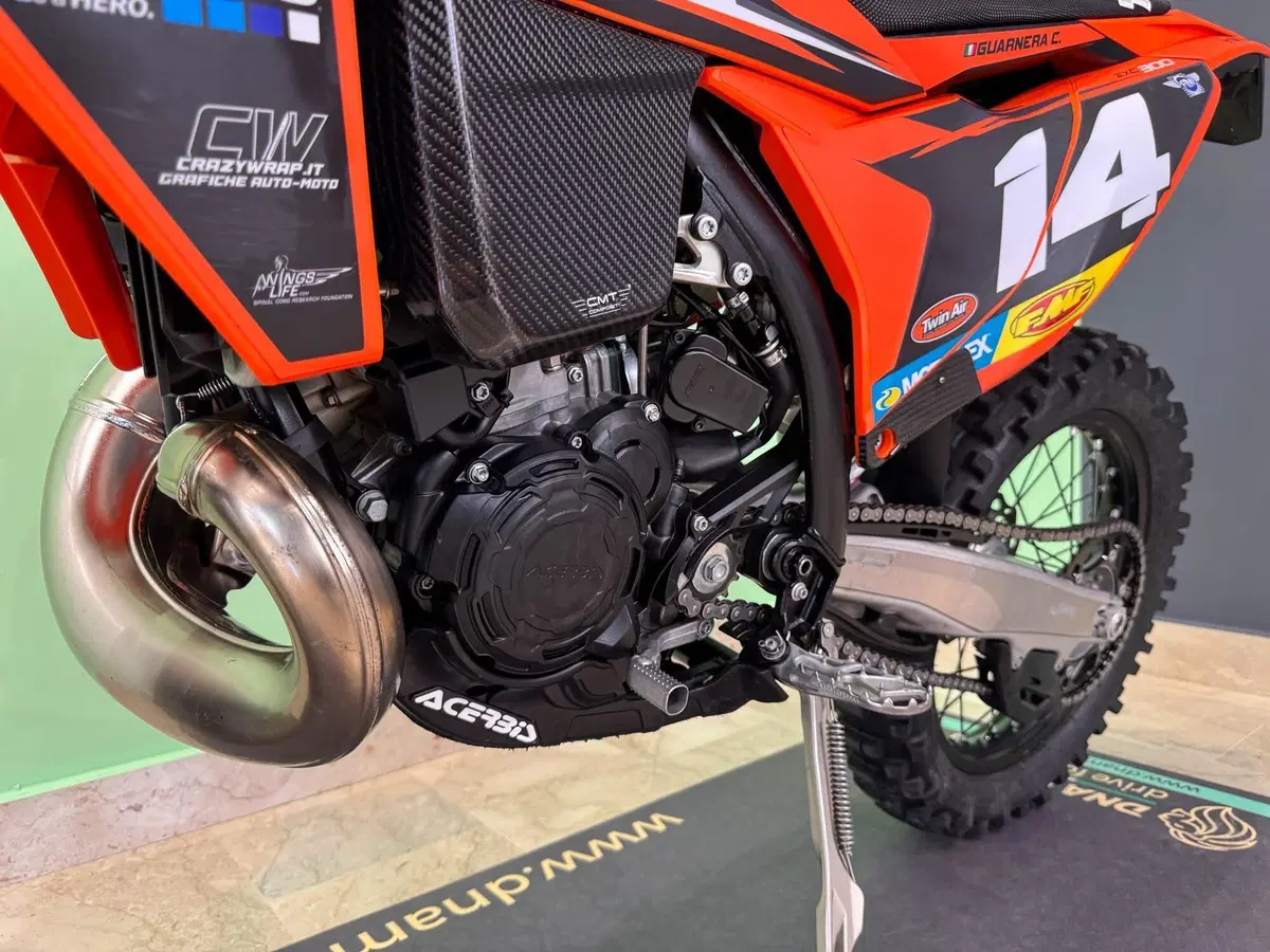 KTM 300 EXC (2025) (9)