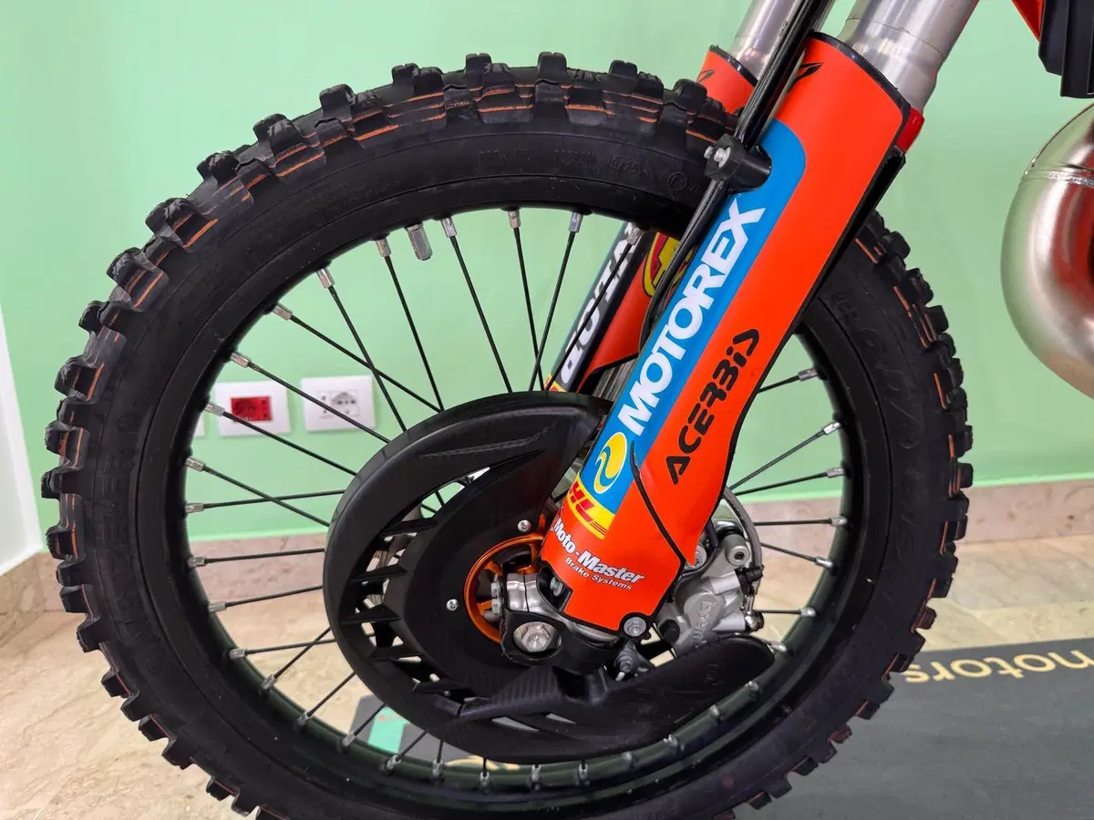 KTM 300 EXC (2025) (10)