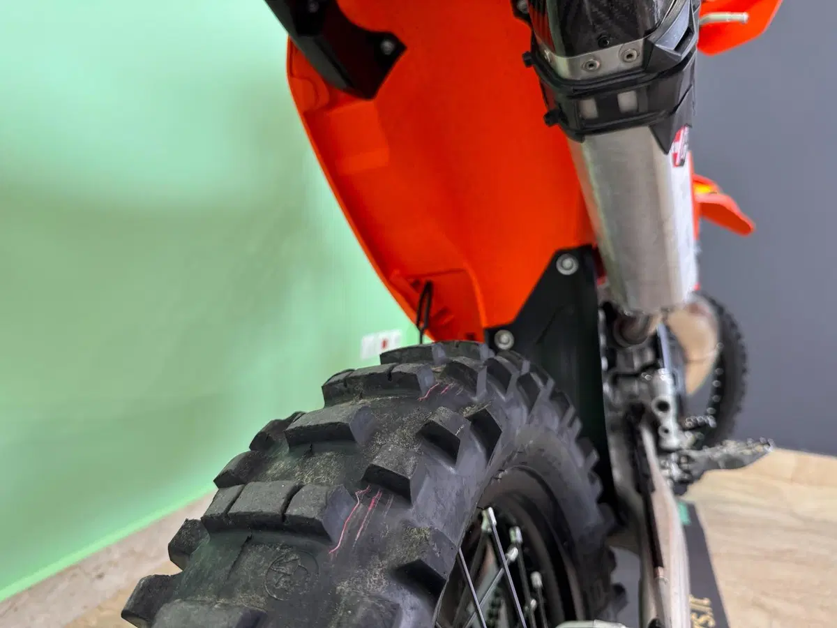 KTM 300 EXC (2025) (12)