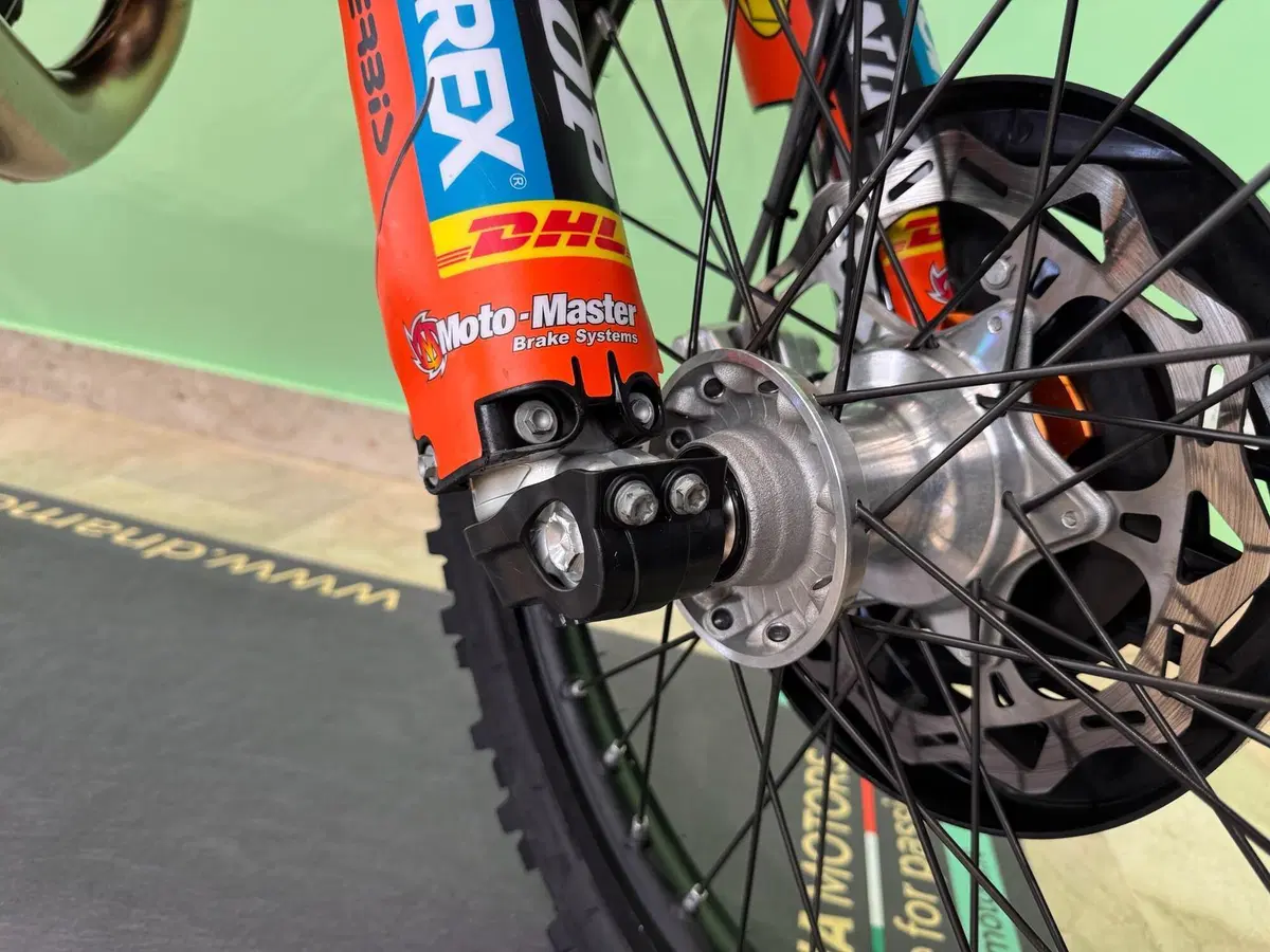 KTM 300 EXC (2025) (13)