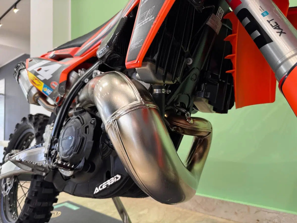 KTM 300 EXC (2025) (15)