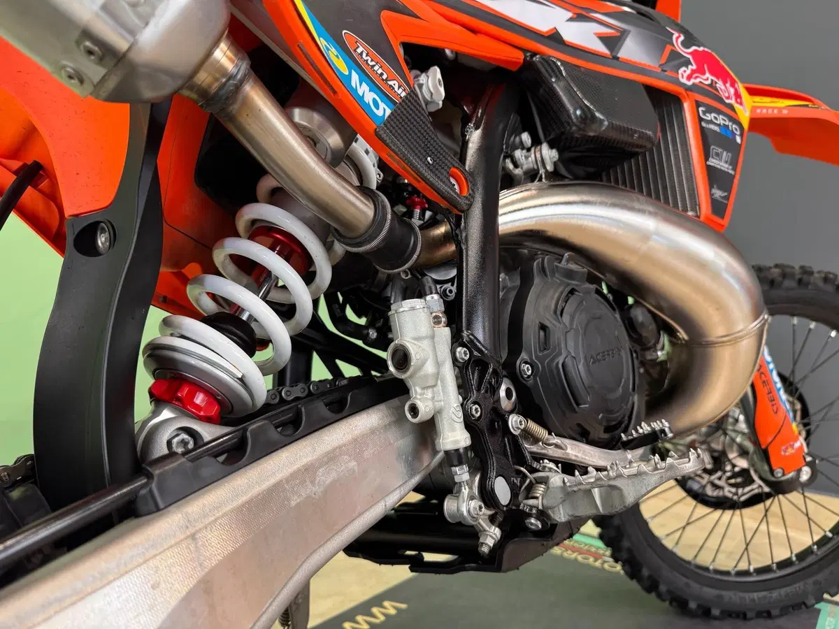 KTM 300 EXC (2025) (16)