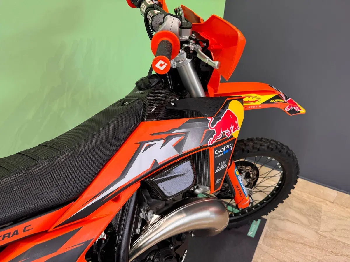 KTM 300 EXC (2025) (17)