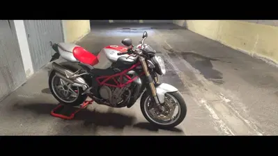 MV Agusta Brutale 910 S (2005 - 11) usata