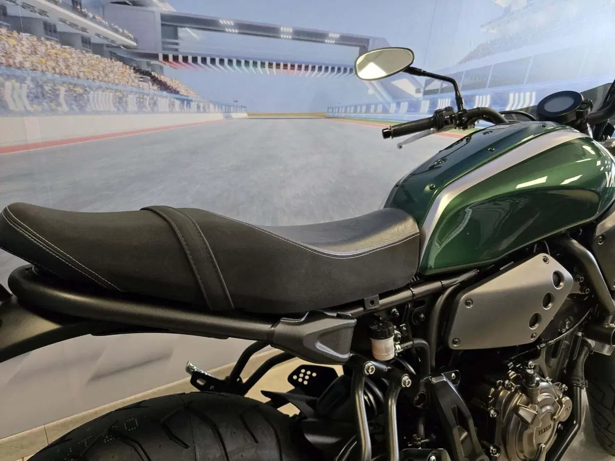 Yamaha XSR 700 ABS (2016 - 20) (12)