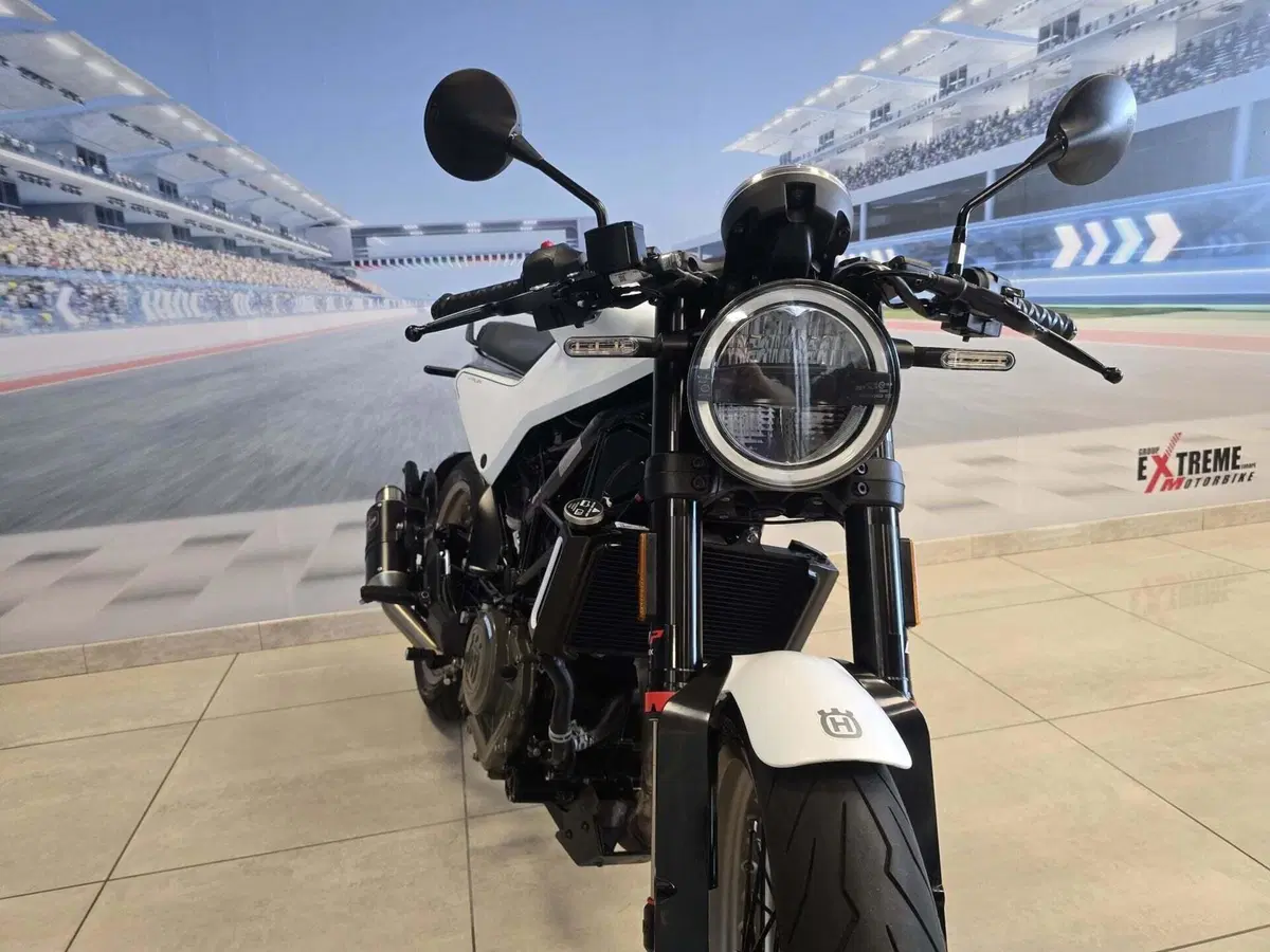 Husqvarna Vitpilen 401 (2021 - 23) (12)