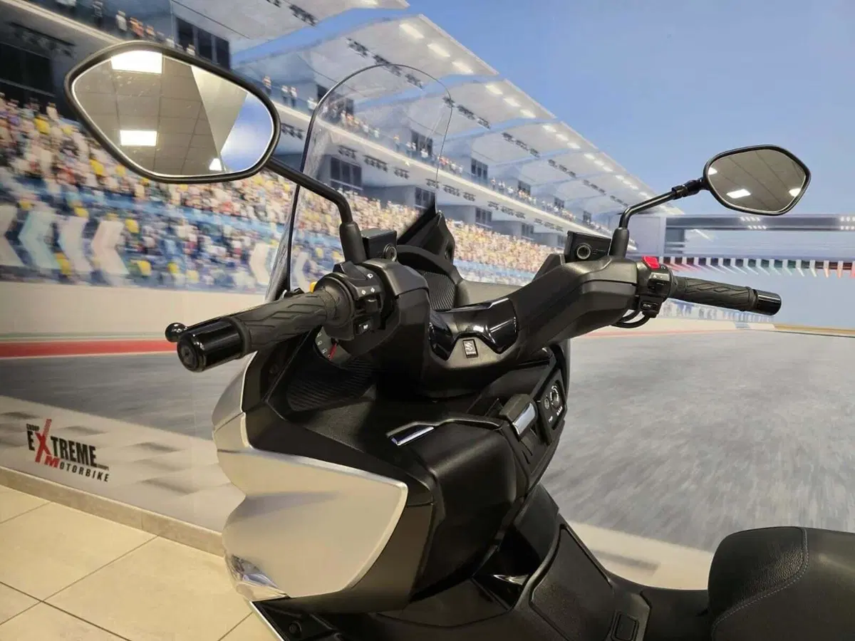 Suzuki Burgman 400 (2022 - 24) (19)