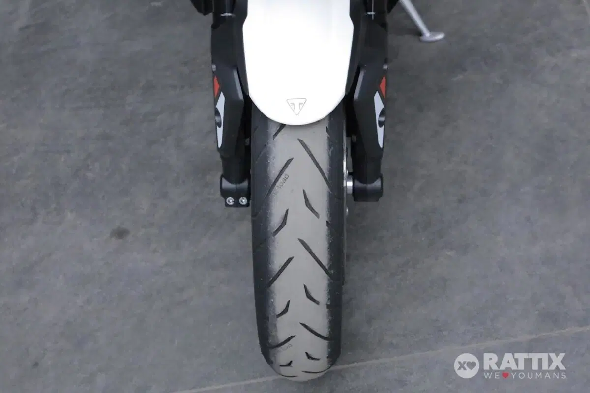 Triumph Street Triple 765 R (2023 - 26) (10)