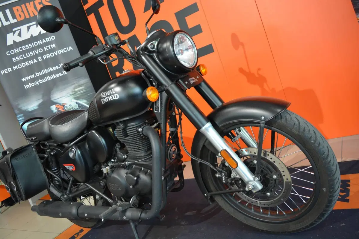 Royal Enfield Classic 350 (2021 - 26) (3)