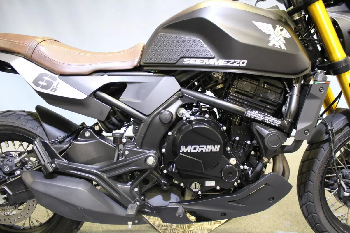 Moto Morini SEIEMMEZZO SCR (2022 - 26) (9)