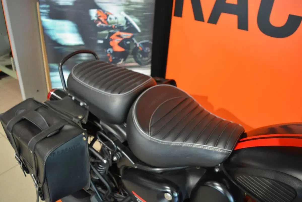 Royal Enfield Classic 350 (2021 - 26) (9)