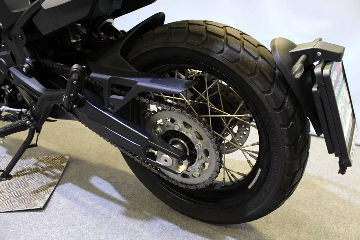 Moto Morini SEIEMMEZZO SCR (2022 - 26) (15)
