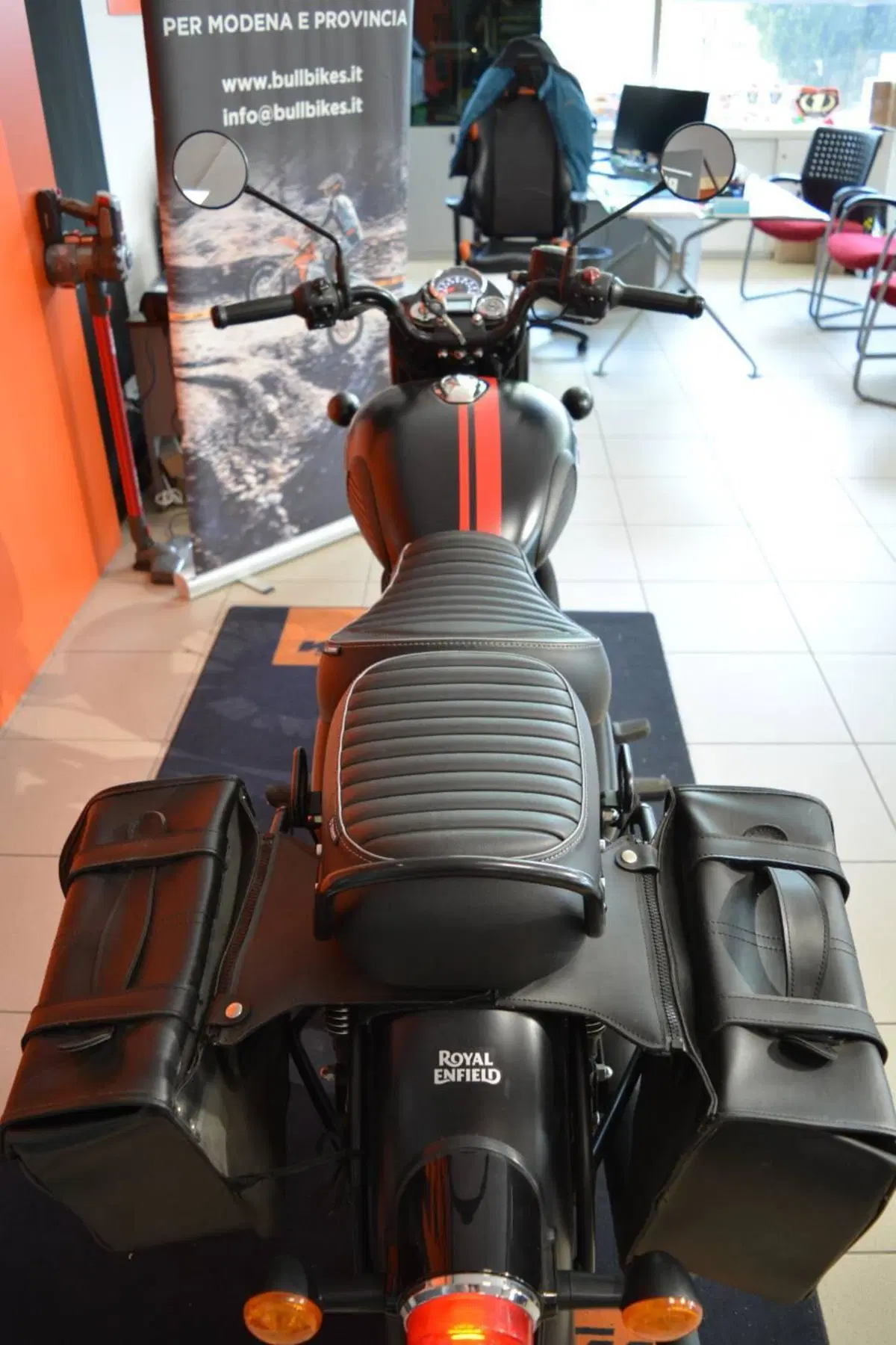 Royal Enfield Classic 350 (2021 - 26) (8)