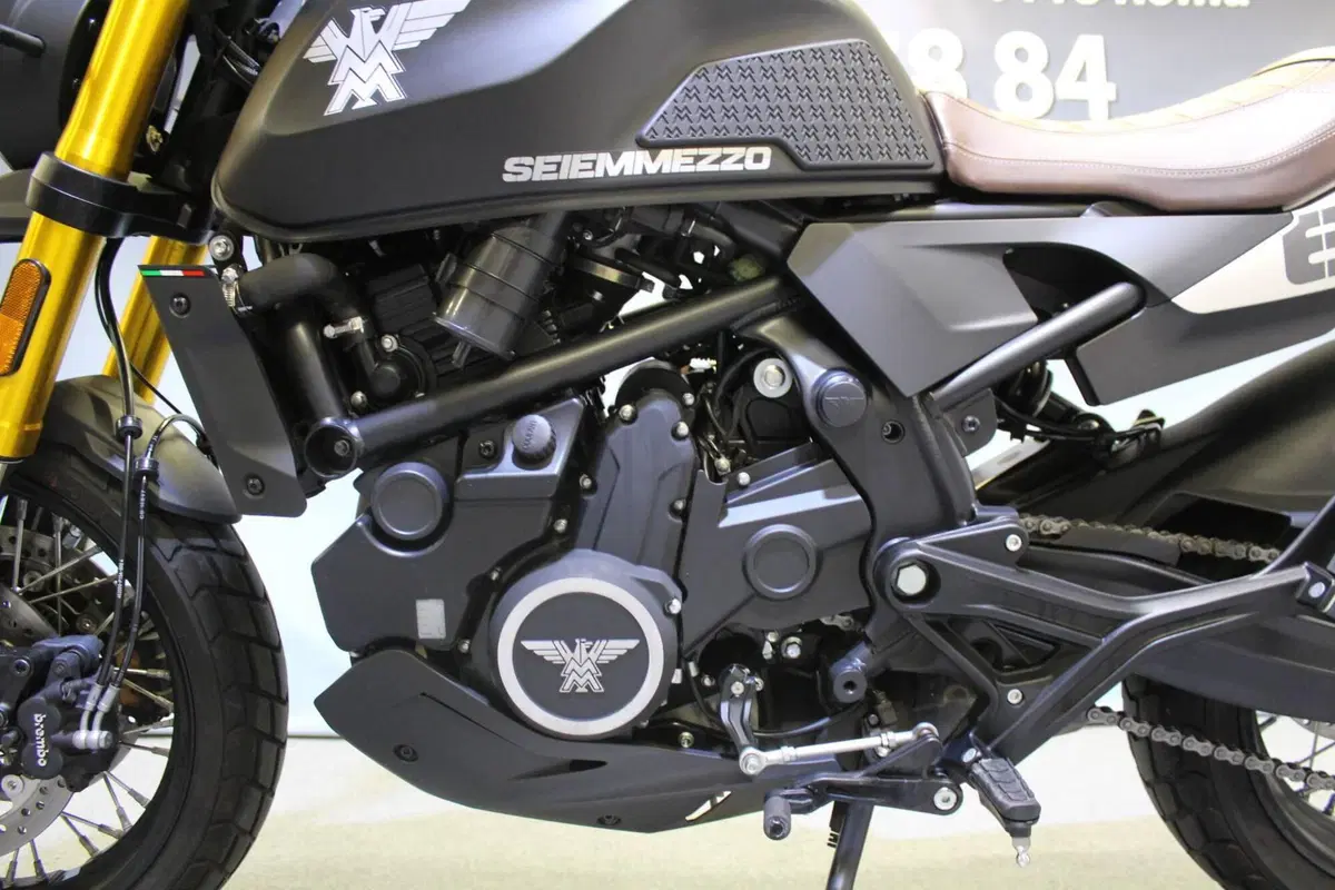 Moto Morini SEIEMMEZZO SCR (2022 - 26) (16)