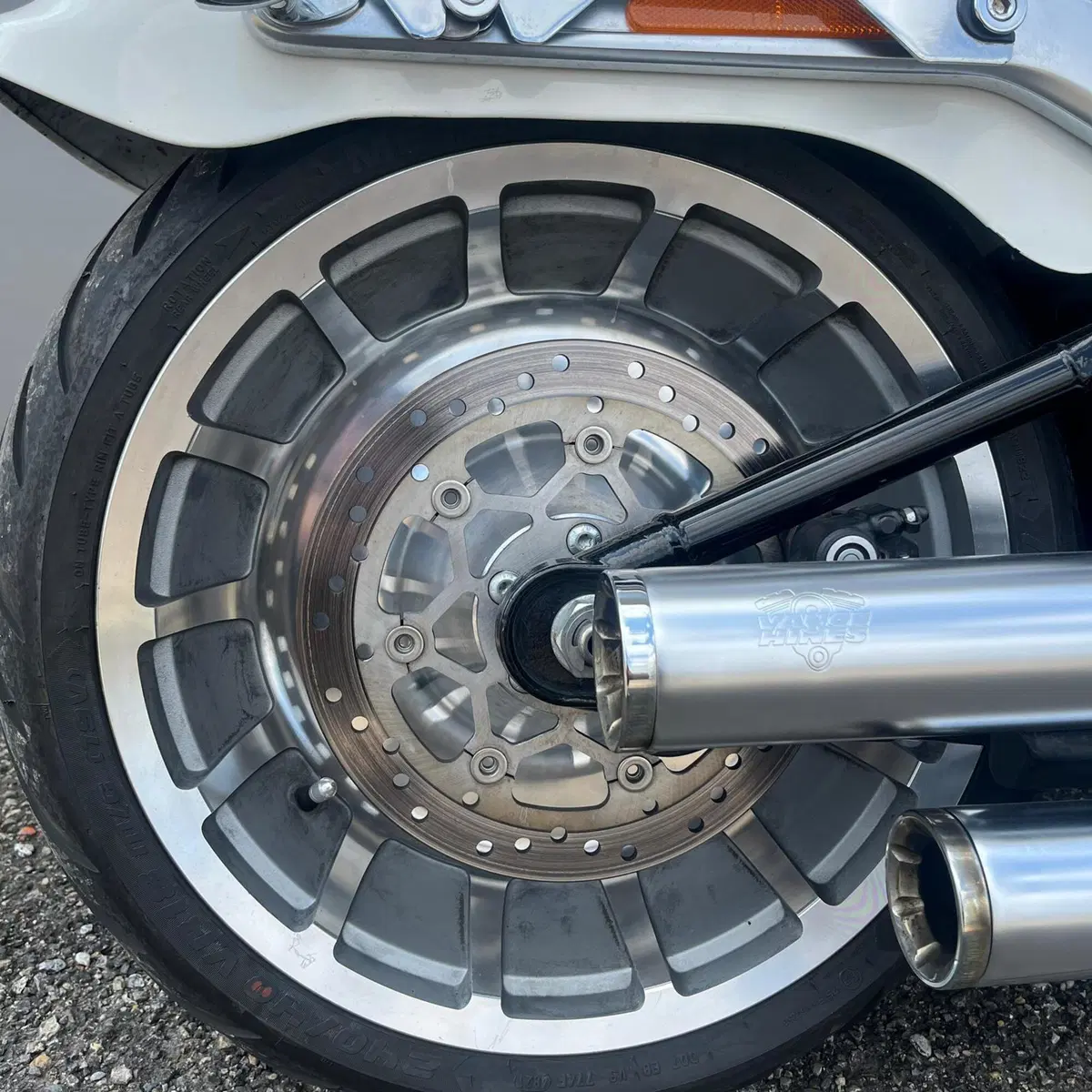 Harley-Davidson 114 Fat Boy (2018 - 20) - FLFBS (13)