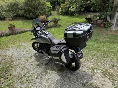 Moto Guzzi V85 TT Centenario (2021 - 22) usata