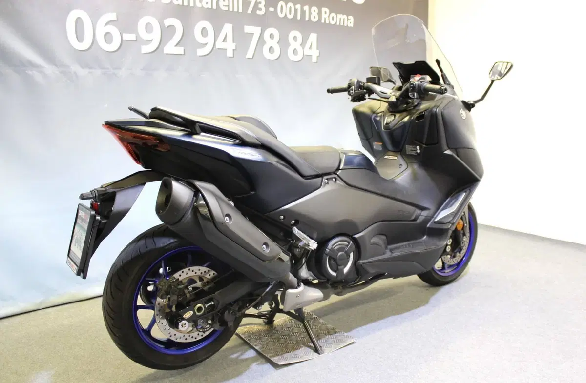 Yamaha T-Max 560 (2022 - 24) (4)