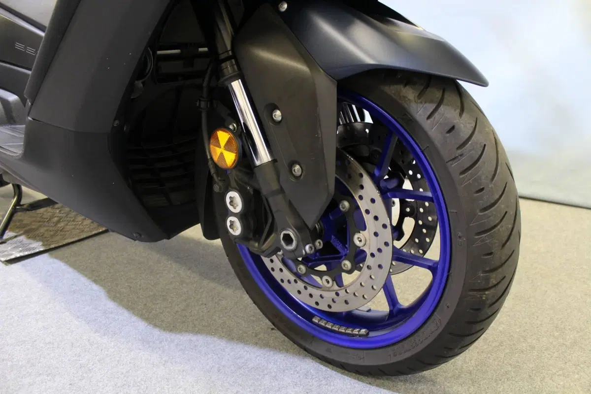 Yamaha T-Max 560 (2022 - 24) (7)