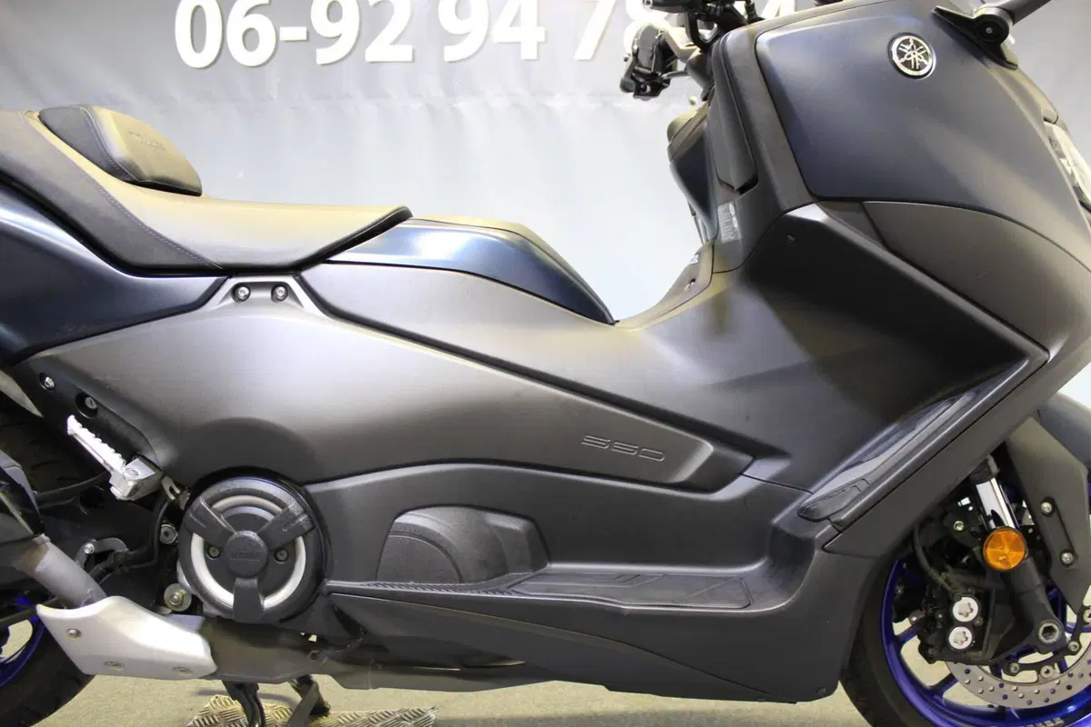 Yamaha T-Max 560 (2022 - 24) (9)