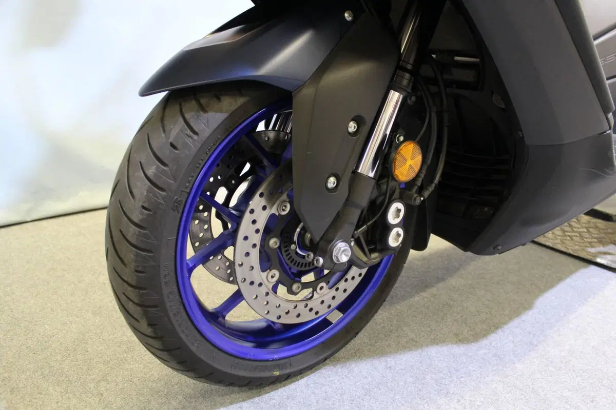 Yamaha T-Max 560 (2022 - 24) (14)