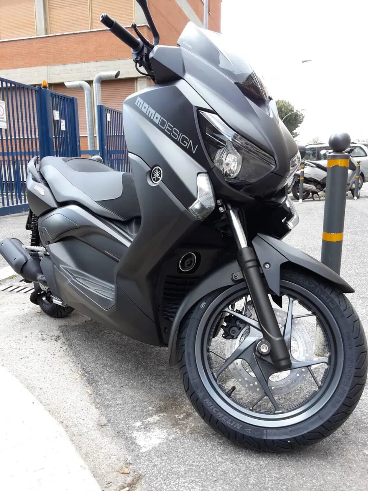 Yamaha X-Max 250 Momodesign (2015 - 16) (2)