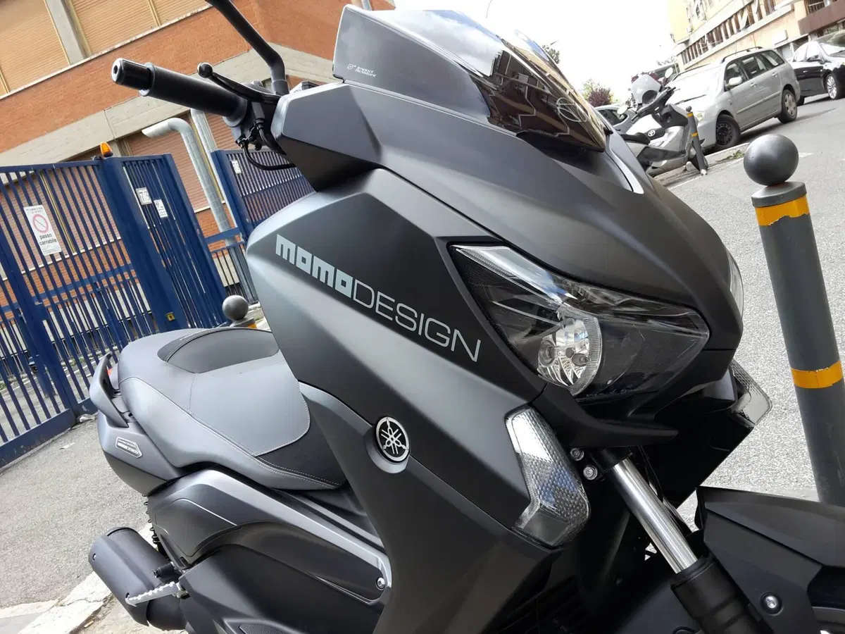 Yamaha X-Max 250 Momodesign (2015 - 16) (4)