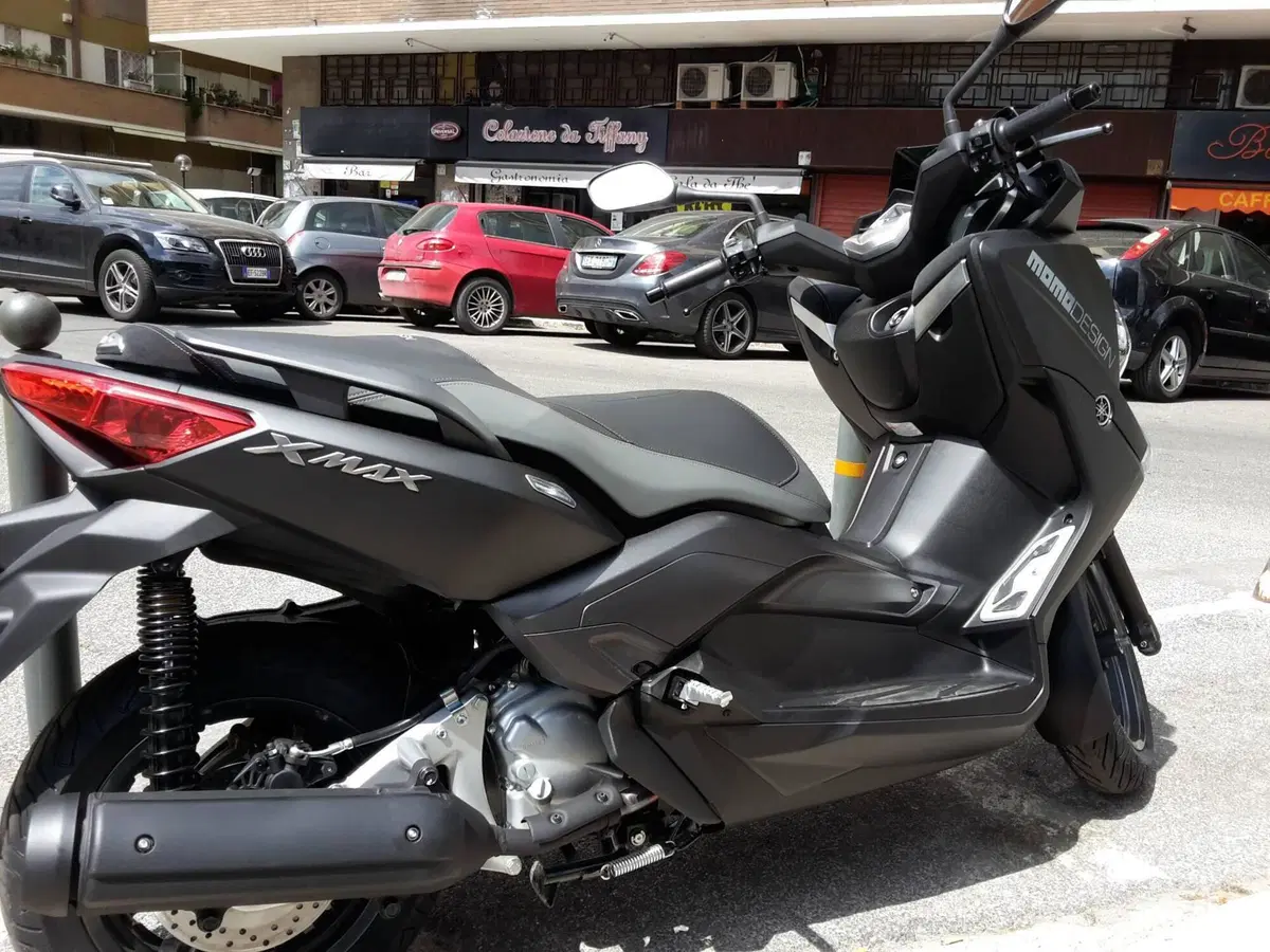 Yamaha X-Max 250 Momodesign (2015 - 16) (6)
