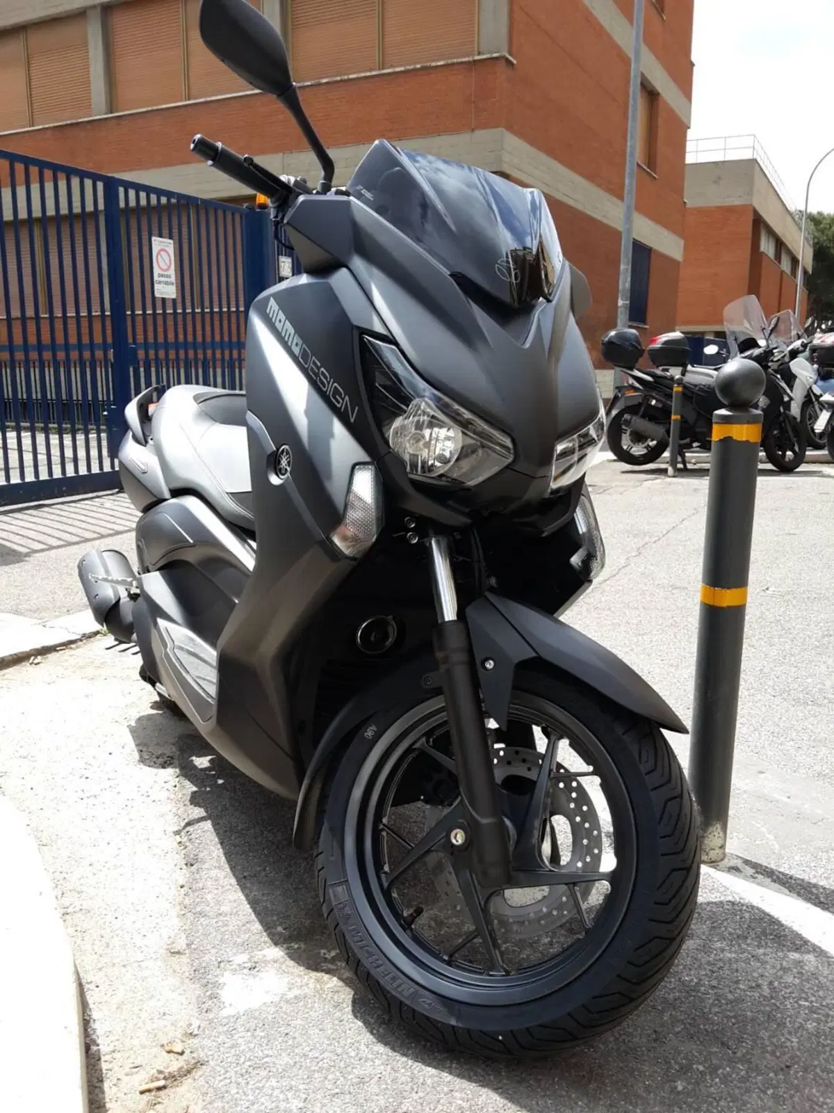 Yamaha X-Max 250 Momodesign (2015 - 16) (7)