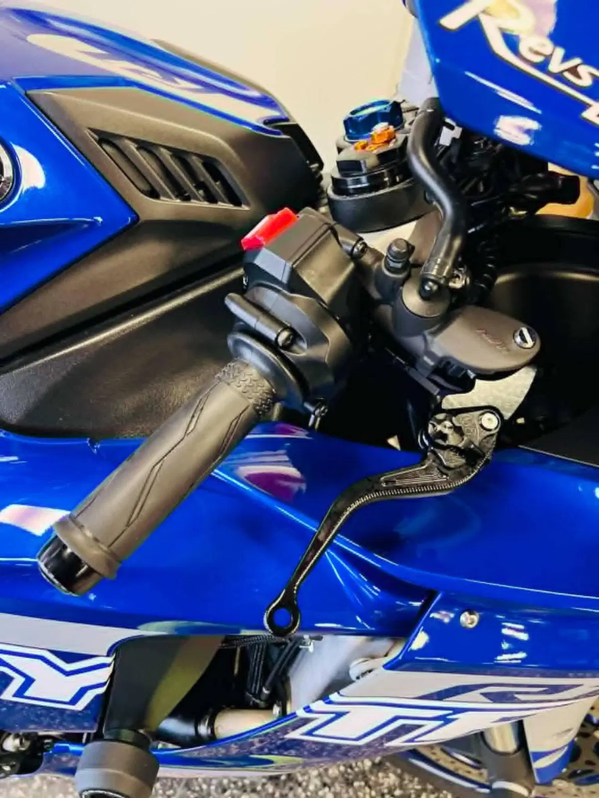 Yamaha YZF R1 (2020 - 25) (7)