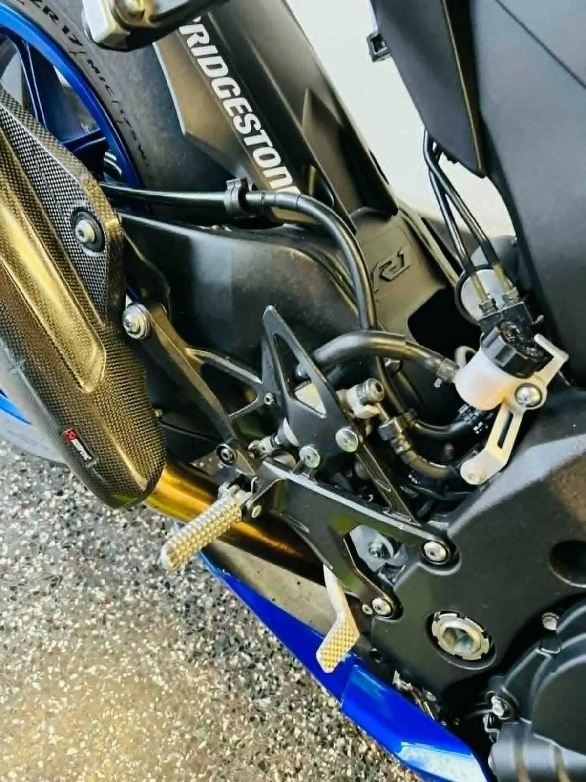 Yamaha YZF R1 (2020 - 25) (9)
