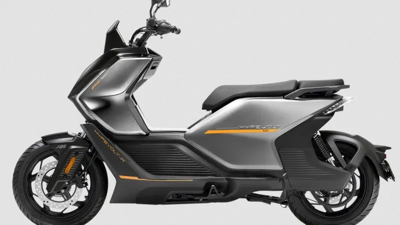 Il debutto di EZI Hypevolt, un nuovo punto di riferimento per la mobilit&agrave; urbana elettrica