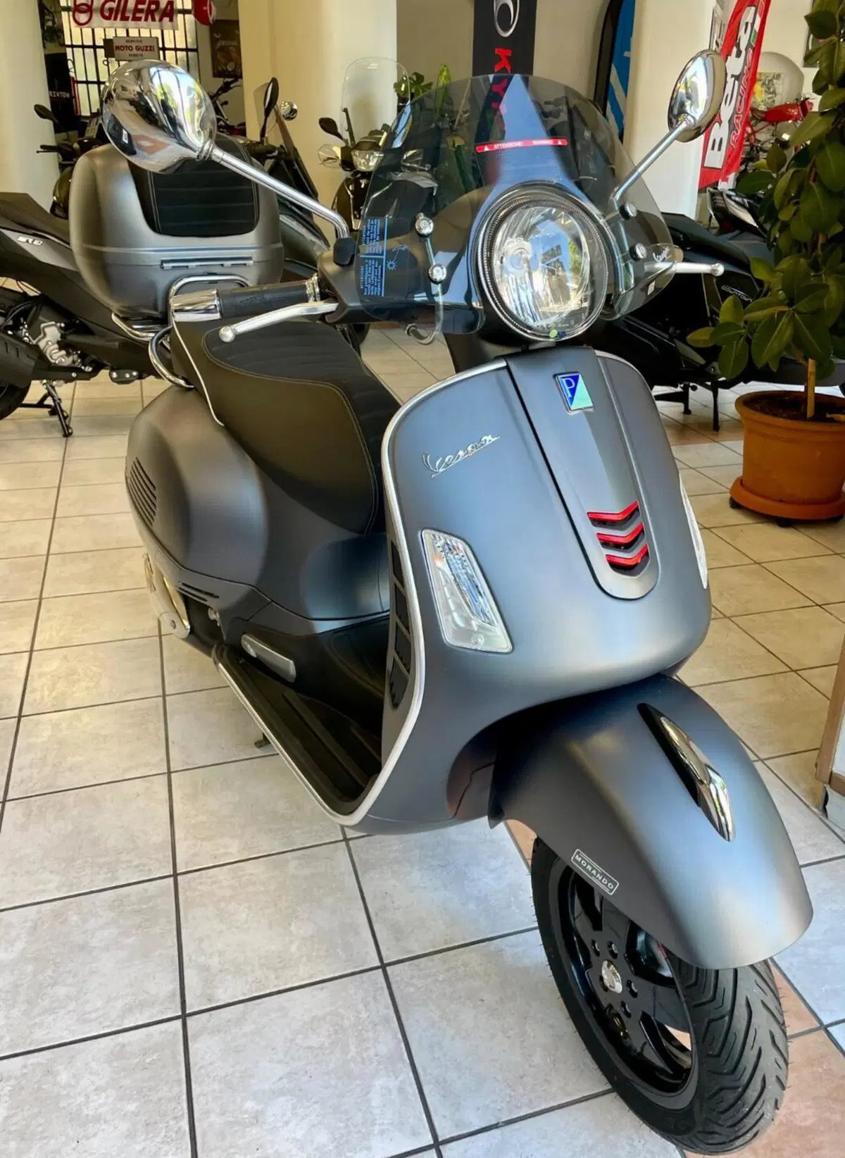 Vespa GTS 300 Super Sport (2017 - 19) (2)
