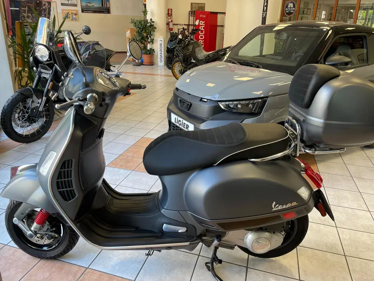Vespa GTS 300 Super Sport (2017 - 19) (5)