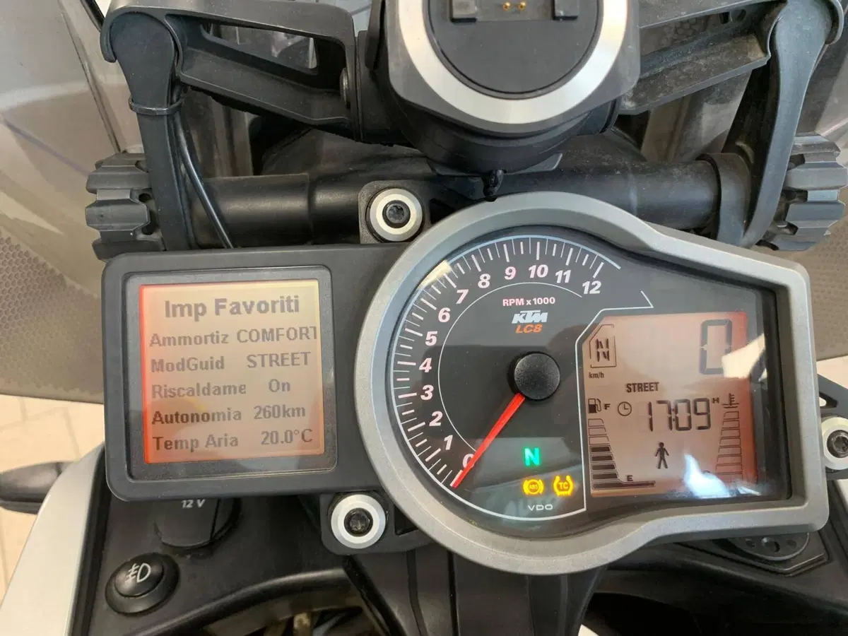 KTM 1290 Super Adventure T (2017) (5)