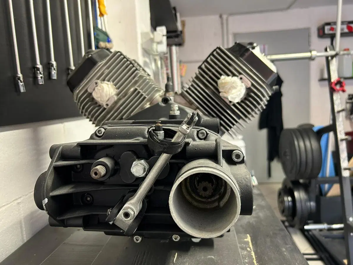 Moto Guzzi Imola II V350 (3)
