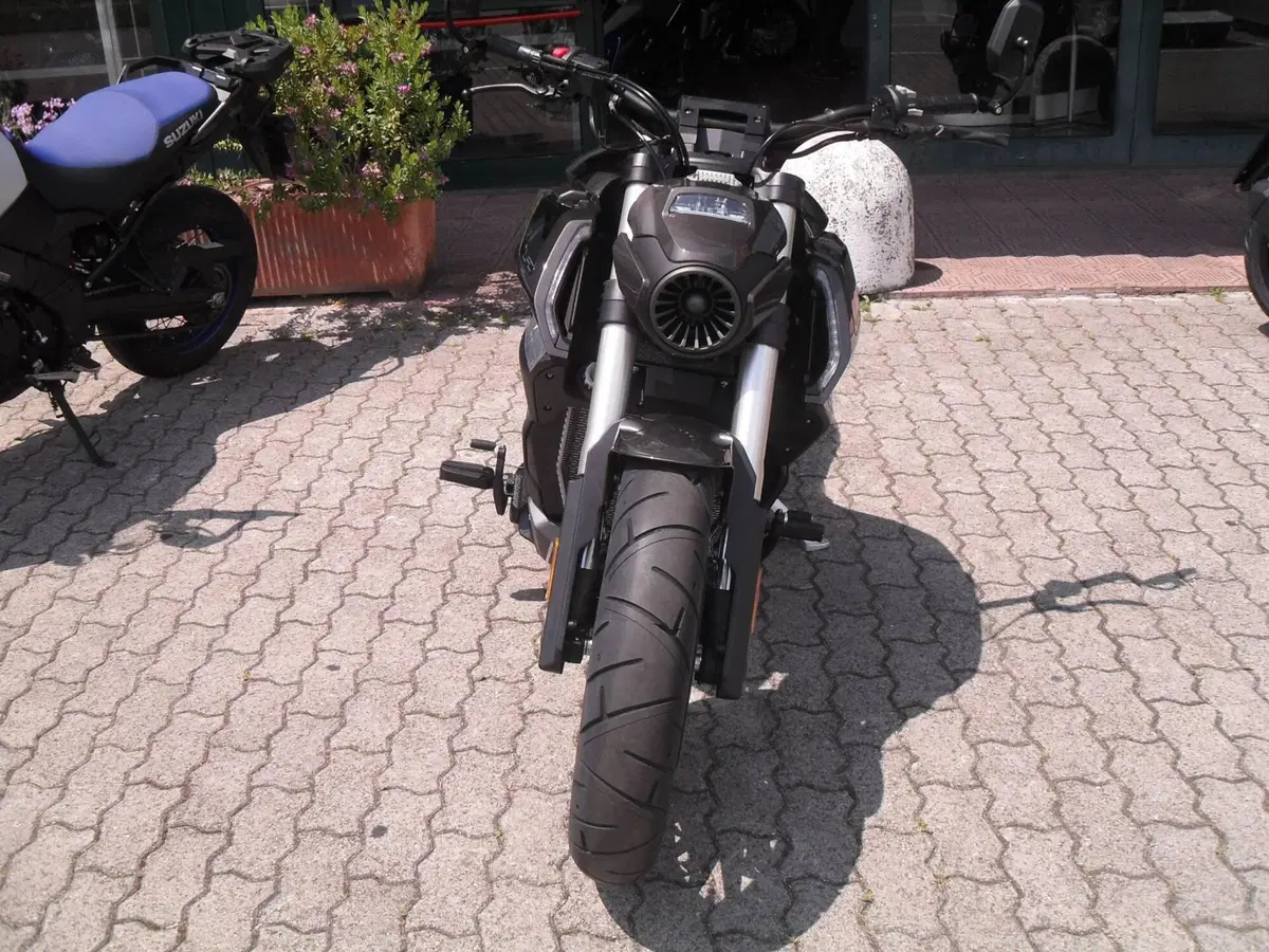 Benda Motorcycles LFC 700 Pro (2026) (2)