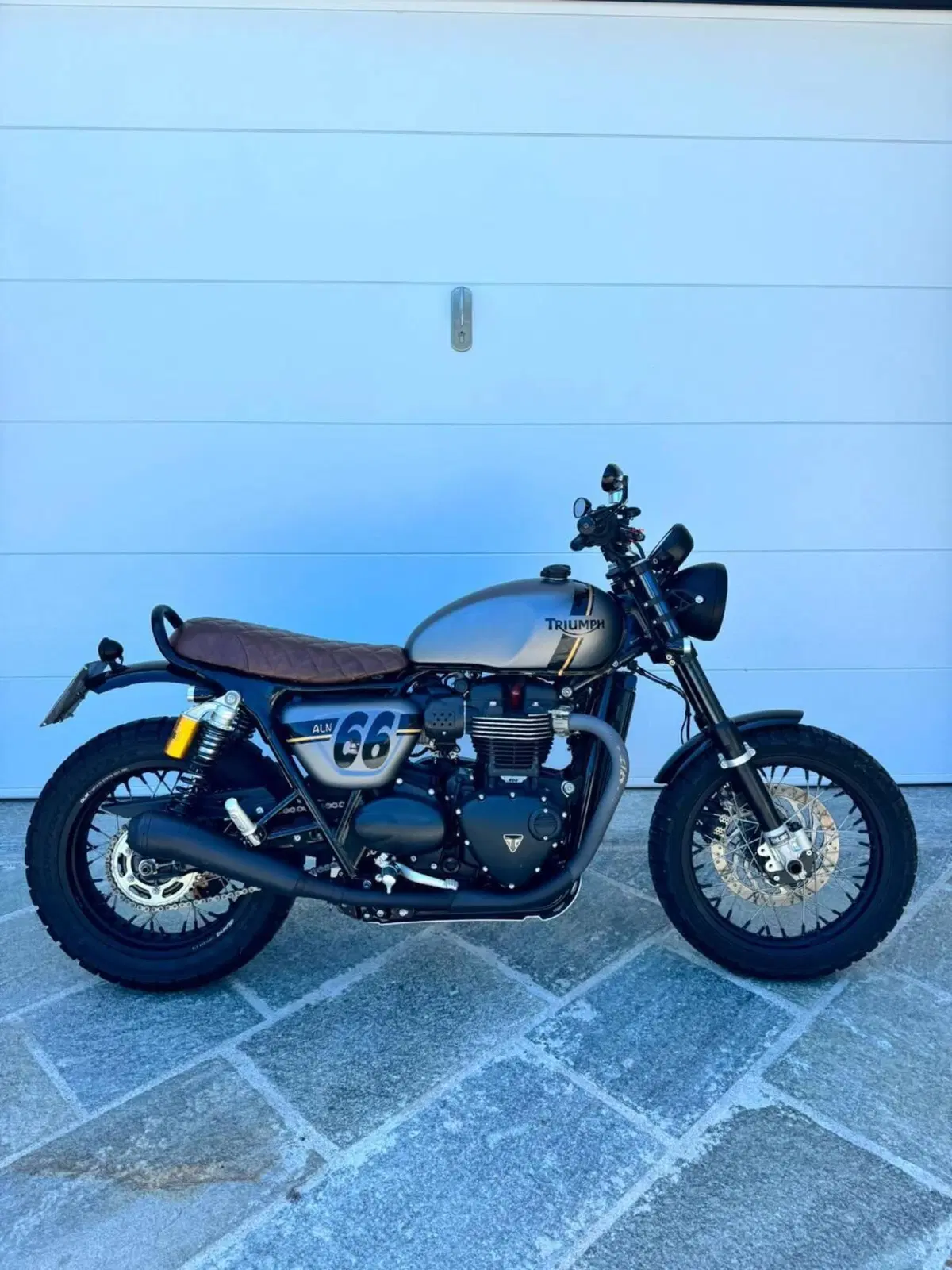 Triumph Street Twin 900 (2016) (5)