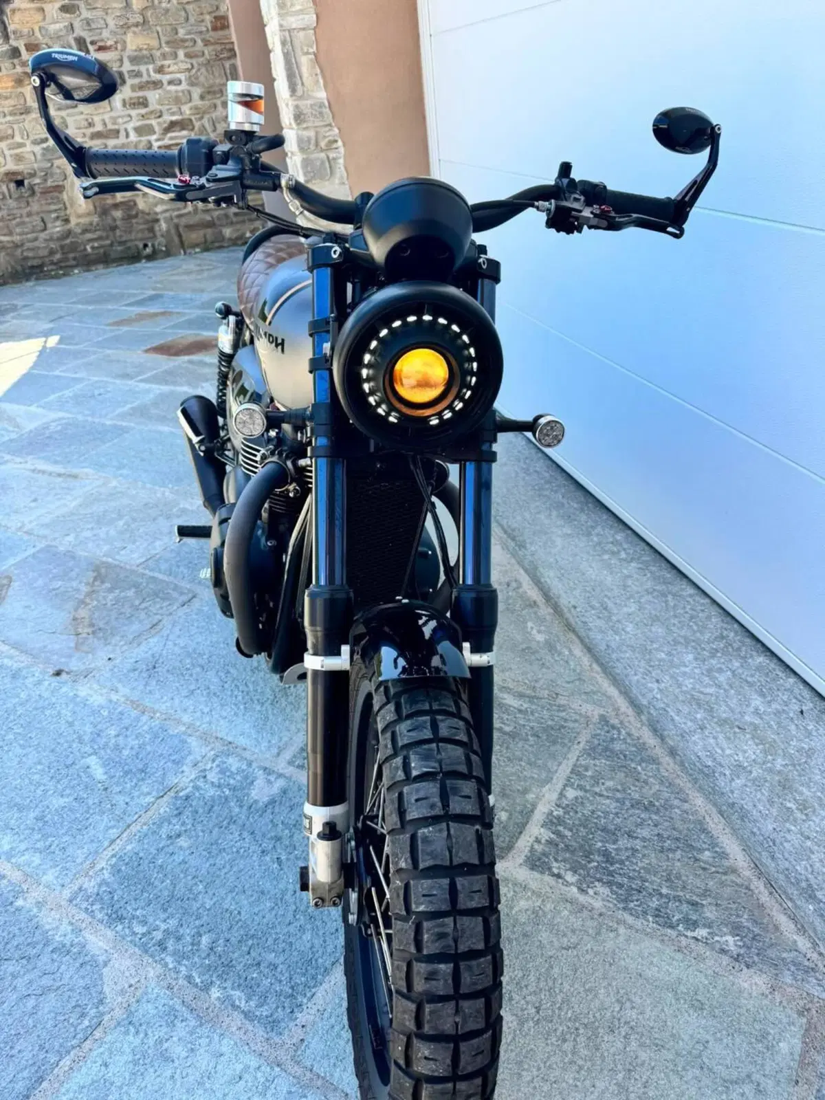 Triumph Street Twin 900 (2016) (3)