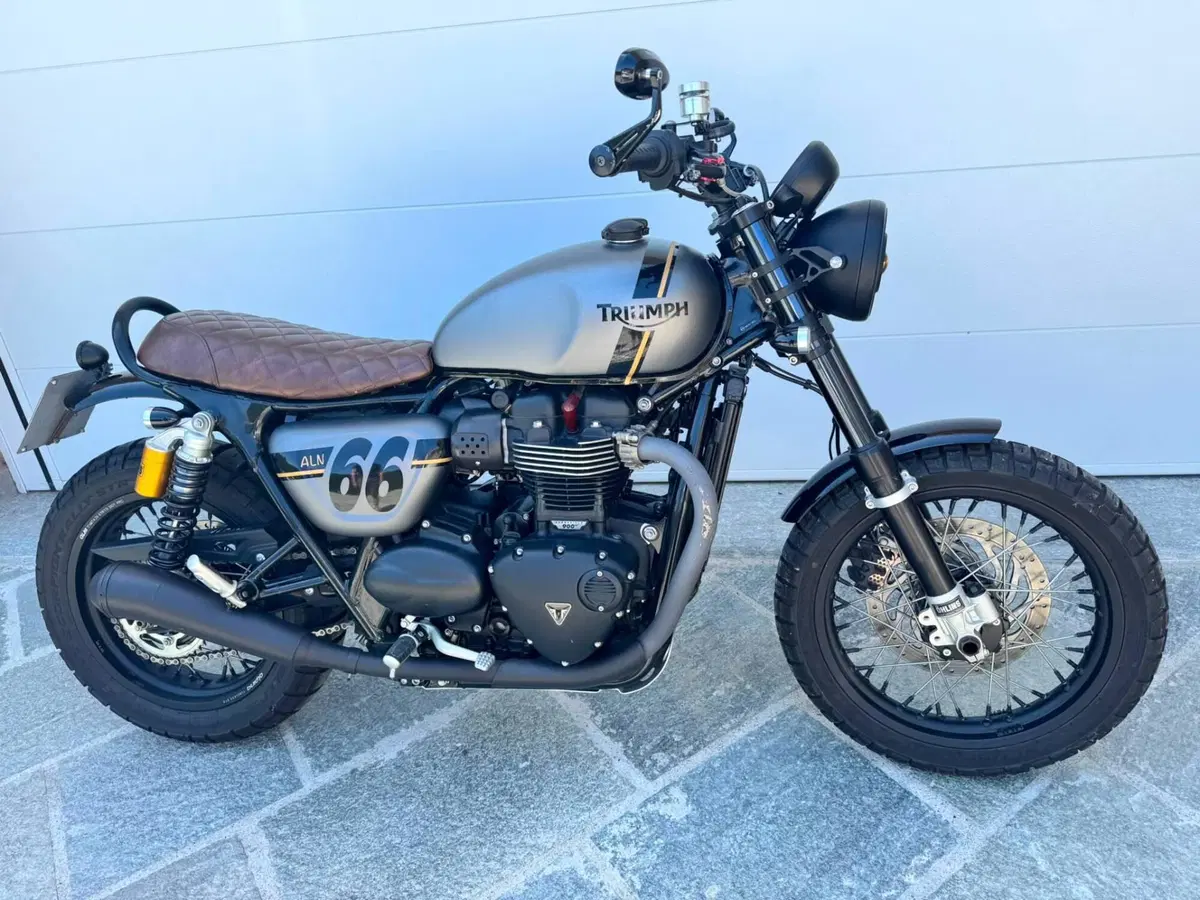 Triumph Street Twin 900 (2016)