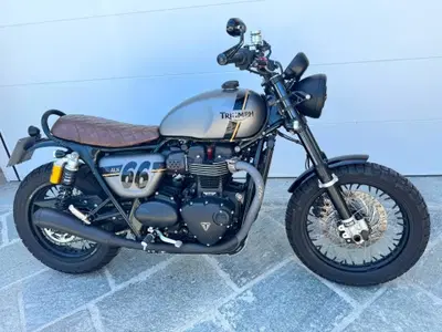 Triumph Street Twin 900 (2016) usata