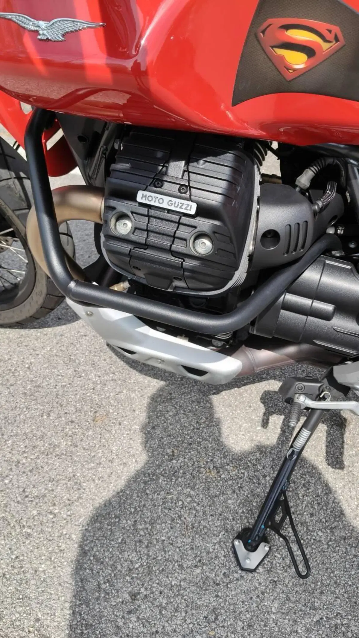 Moto Guzzi V85 TT Evocative Graphics (2019 - 20) (12)