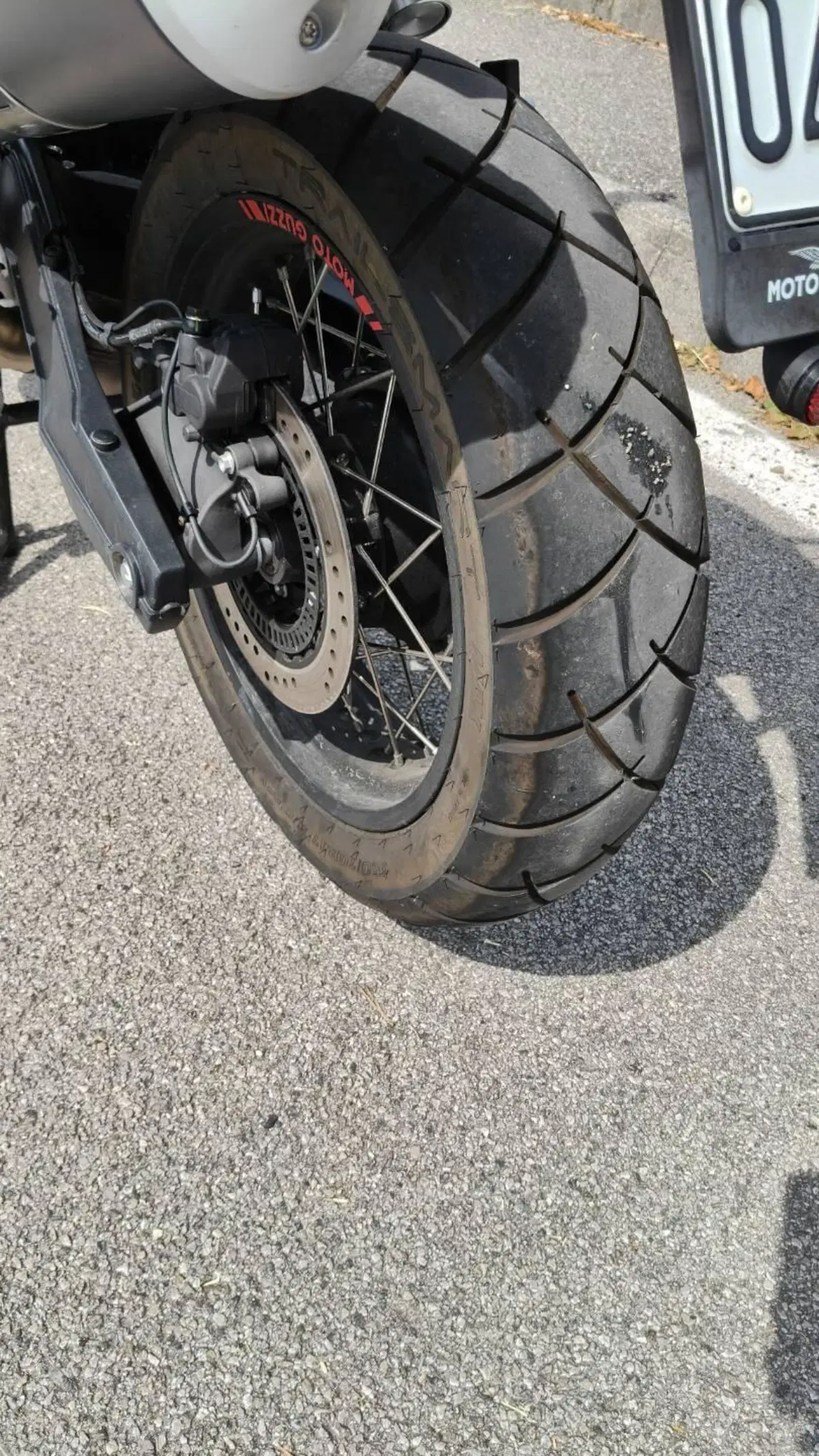 Moto Guzzi V85 TT Evocative Graphics (2019 - 20) (17)