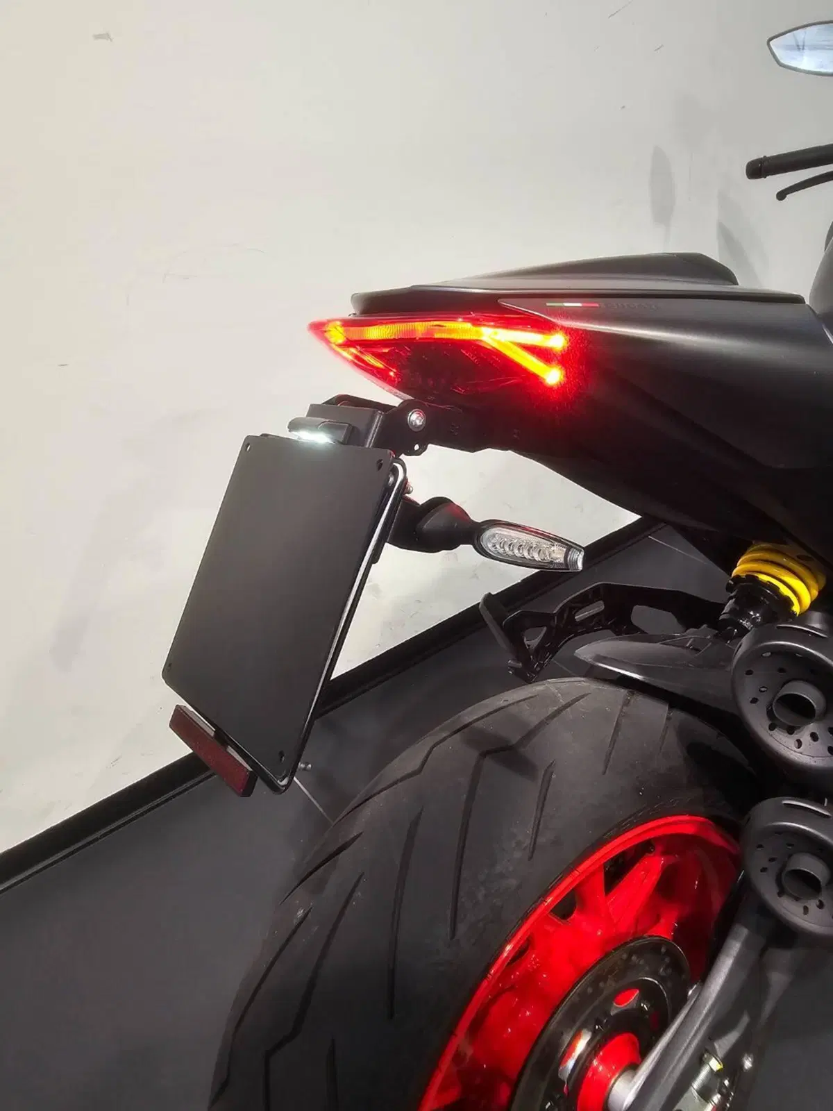 Ducati Monster 937 (2021 - 25) (5)